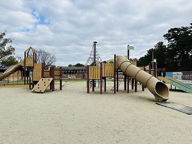 天王川公園　遊具広場（約2,000m）