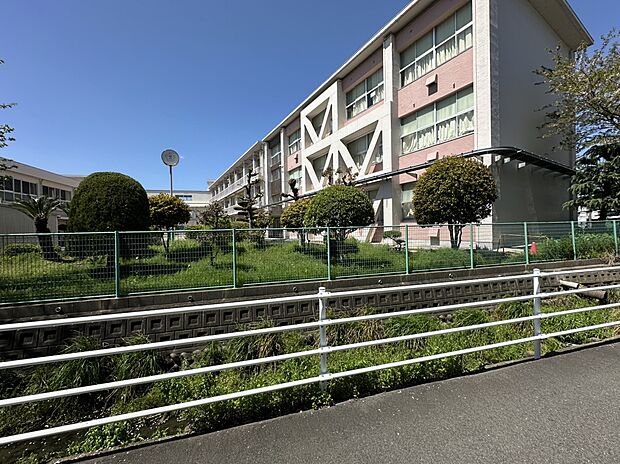 弥富市立桜小学校（約640m）