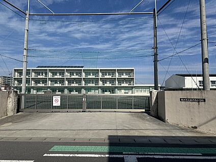 稲沢市立稲沢西小学校 徒歩 15 分（約 1200 ｍ）