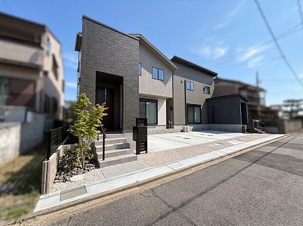 【【現地写真】】実際の陽当たりの様子や、周辺の道路幅・交通量なども、現地にてご確認いただけます。お気軽に現地をご見学いただき、新生活のイメージを膨らませてください！/現地(2026年3月)撮影