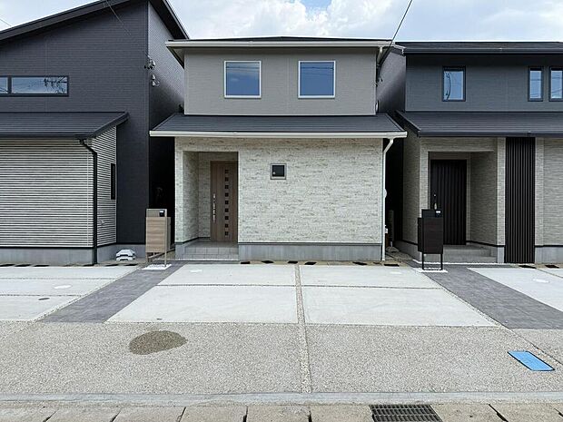 【【外観/No.2】】暮らし快適、IOT対応住宅！帰宅時間に合わせた家電の自動起動や、外出先から玄関の施錠を確認できるなど、生活利便性や快適性が向上◎省エネや防犯、子供やペットの見守りなどにも活用できます。