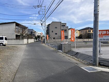 【前面道路含む現地写真】