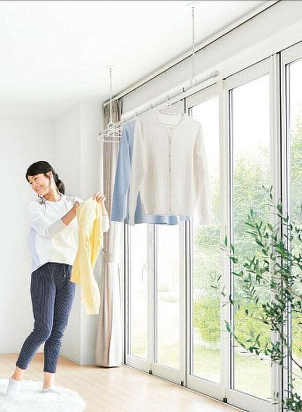 【【室内物干しユニット】 】外干しとの併用も合わせると、9割以上が部屋干しをしています。1年を通してほぼ全てのご家庭で大活躍。/弊社施工例