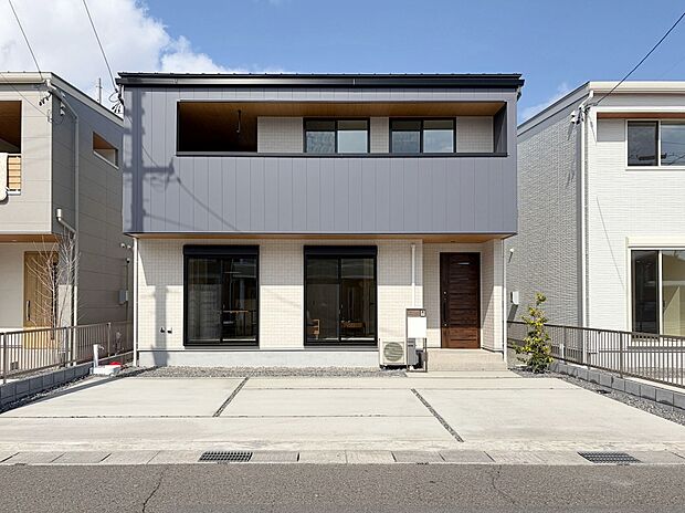 【Ｆ棟　外観】駐車スペース3台