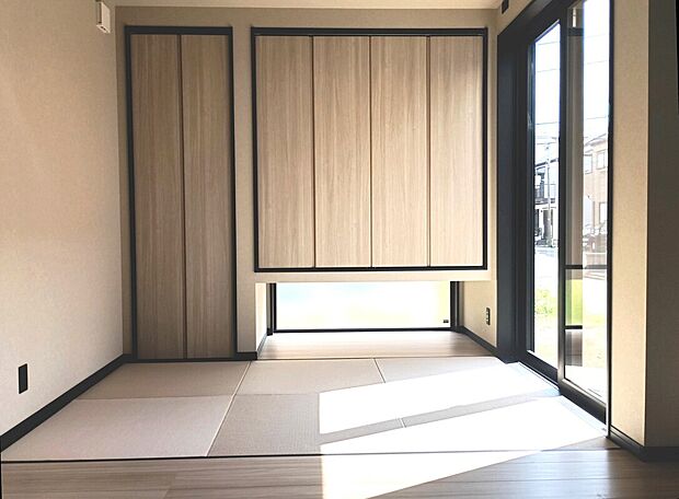【和室】和室を広く見せる吊り押し入れがおしゃれです。