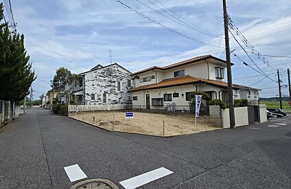 現地写真（前面道路含む）