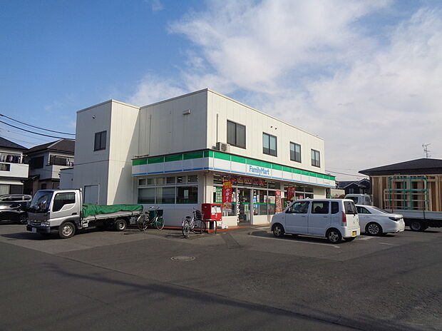 ファミリーマート(約290m)