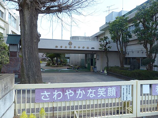 風早中学校(約376m)