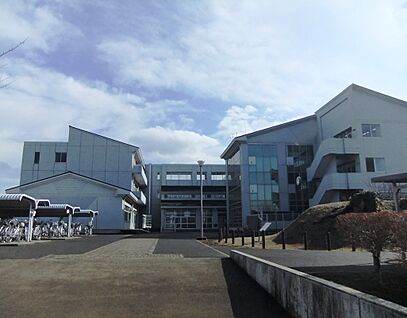 城ノ内中学校 300ｍ