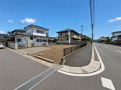 現地写真（前面道路含む）