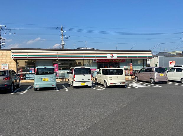 セブンイレブン（約833m）