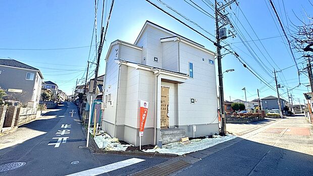 現地　開放感ある角地でのびのび暮らし