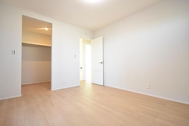 【寝室】5号棟／2階洋室7帖