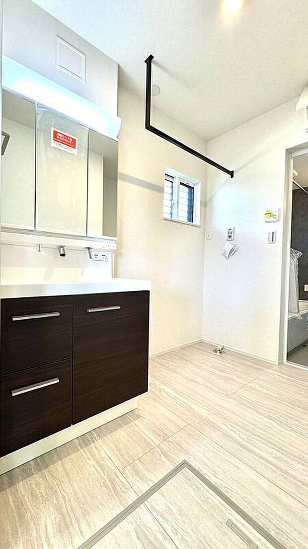 【洗面】広くお使いいただけます