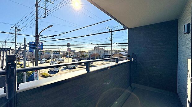 【バルコニー】バルコニー　広々としています