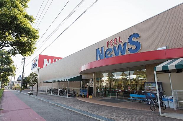 フィールNews/徒歩約8~9分/県道26号線沿いのスーパー。スギ薬局やセリア、フードコートも有(2024年7月)
日々のお買い物や、買い忘れなども便利ですね♪