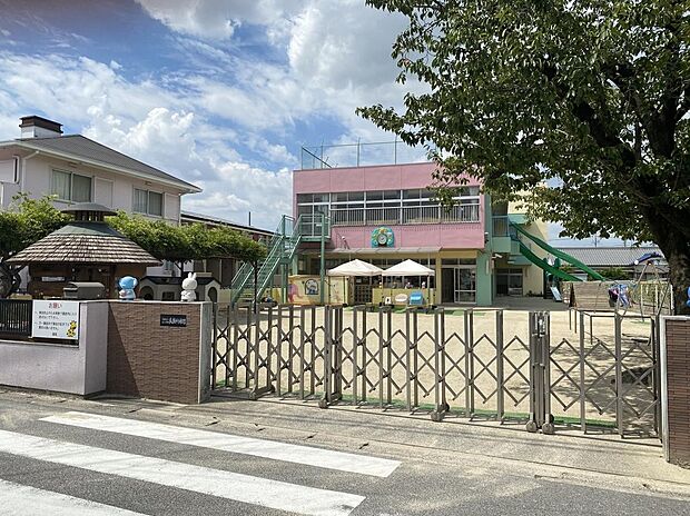 長篠幼稚園 約790m~910m 歩10分~11分
この距離ならお散歩しながらの登園もできそうですね!