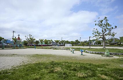 けやき公園 300m ~410m(徒歩約4分~6分)