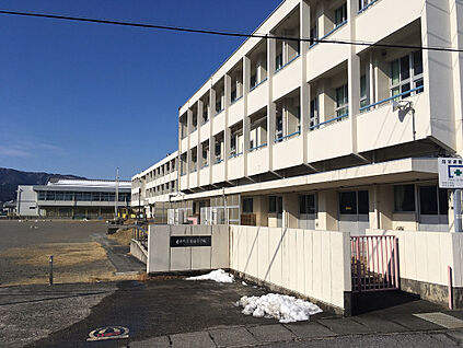 垂井町立表佐小学校 1120m