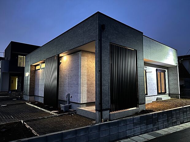 外観施工例　平屋でも施工可能です。1LDK～2LDkご要望の方もお気軽にご相談ください。