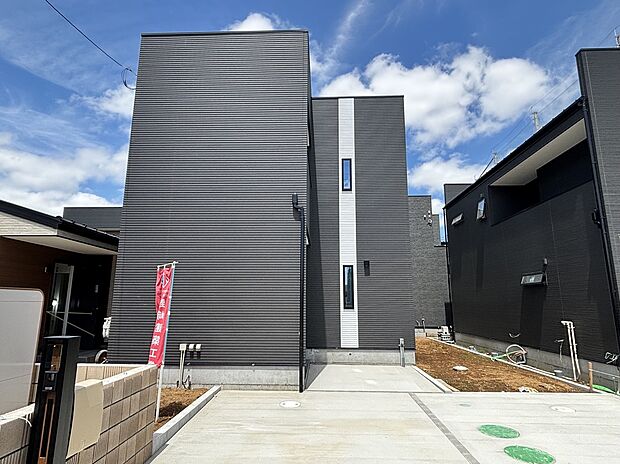 23号棟建売外観　６月末より公開予定　南西道路で日当り良好です。3LDKリビング20帖と広々。寝室WICは３帖・SICは１帖と収納広々でおススメです。