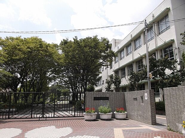 尼崎市立成文小学校(約500m)