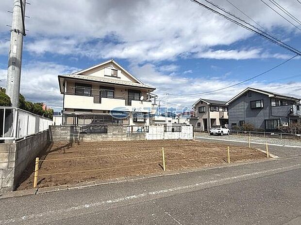 【現地外観】
スーパーやコンビニ、ドラッグストア等の生活施設が徒歩圏に充実！自然環境にも恵まれた住み良い生活環境です♪