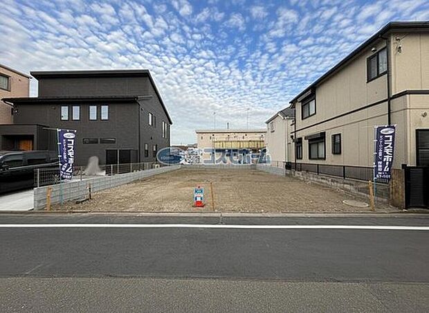 【前面道路】
物件のこと、小さな疑問等ございましたらお気軽にお問い合わせください♪