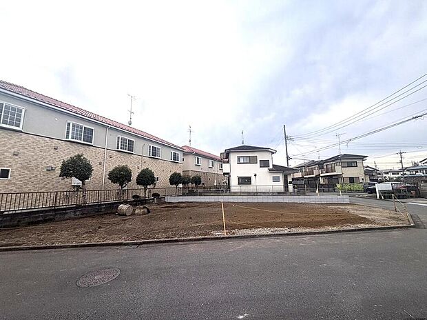 【現地外観写真】コスモホームでは、お問い合わせからご契約、お引渡し後のアフターフォローまで担当のアドバイザーが一貫してお住まい探しをお手伝いいたします。