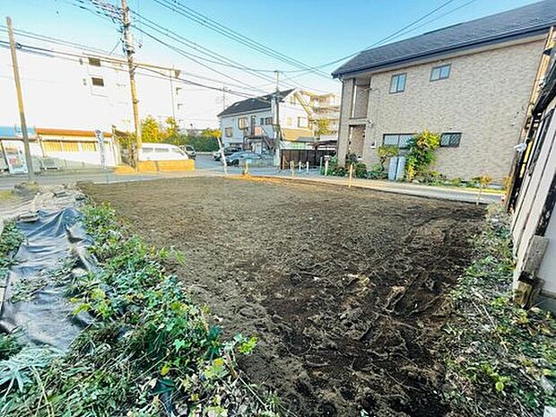 【 現地外観写真】なかなかお時間の調整が難しい方は、メールでお問い合わせいただき資料等をご請求ください!そしてメールのやり取りで気になる物件等ございましたらご案内いたします♪