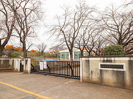 あきる野市立西中学校 751m(徒歩10分)