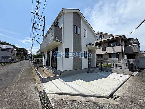 【【前面道路】】ゆとりある道路幅がございますのでお車の出し入れもスムーズに行うことができます♪