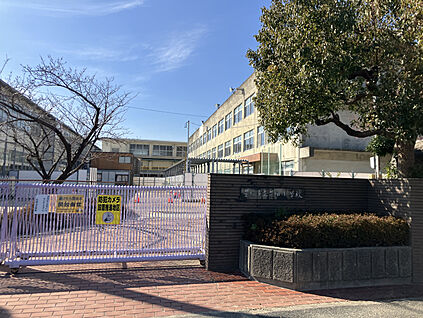 豊橋市立花田小学校 現地から540m。(徒歩7分。)