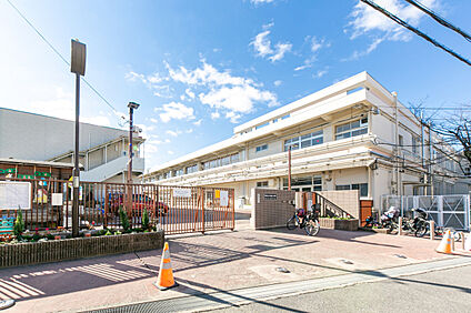 吹田市立千里第三小学校 現地から1070m～1110m。(徒歩14分。(最長))