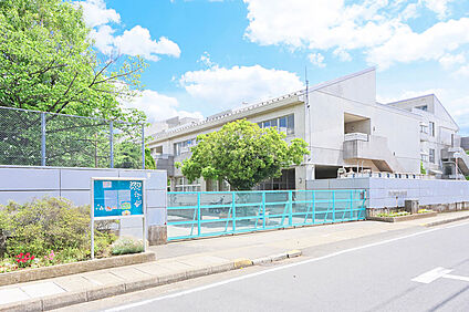 辻小学校（現地より徒歩5分） 約400m