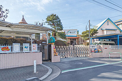 あかつき幼稚園（現地より徒歩5分） 約370m