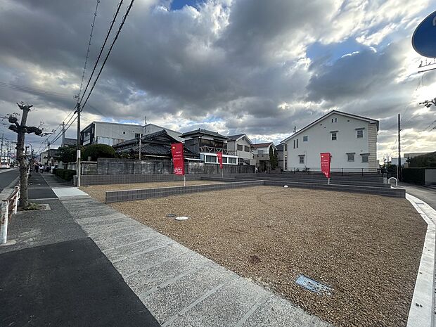 建築条件付きにつき、間取りや設備はご希望に合わせて柔軟に対応可能。
家事動線・収納・子ども部屋など、暮らしやすさを考えた住まいをご提案します。