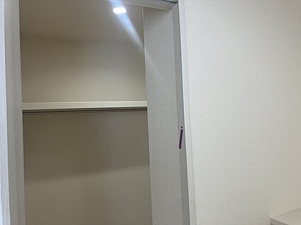 収納力あるWIC付きで、衣類や荷物もすっきり整理できます!