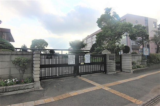 北本中学校（約389m）