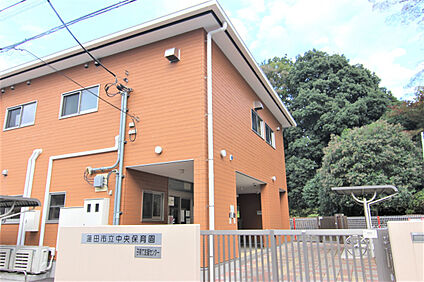 蓮田市立中央保育園 259m