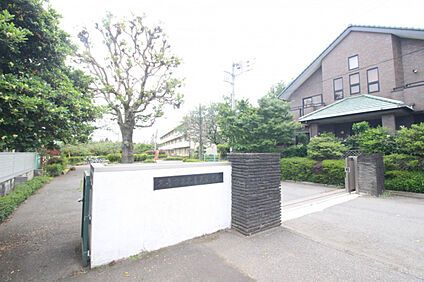 久喜東小学校 610m