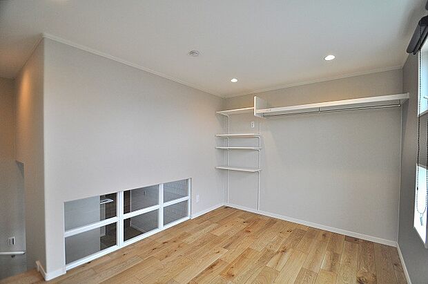 【2Fロフト】2F洋室5.2帖のロフト部分
吹き抜けの高さを活かしたロフト空間で居住空間を増やすことができます。