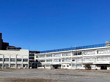 東久留米市立久留米中学校 243m 