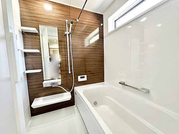 【【モデルハウス3号地】洗面室】広々とした1616サイズの浴室。ガス設備仕様ならミストサウナが楽しめます♪カワック暖房機能も標準仕様です。