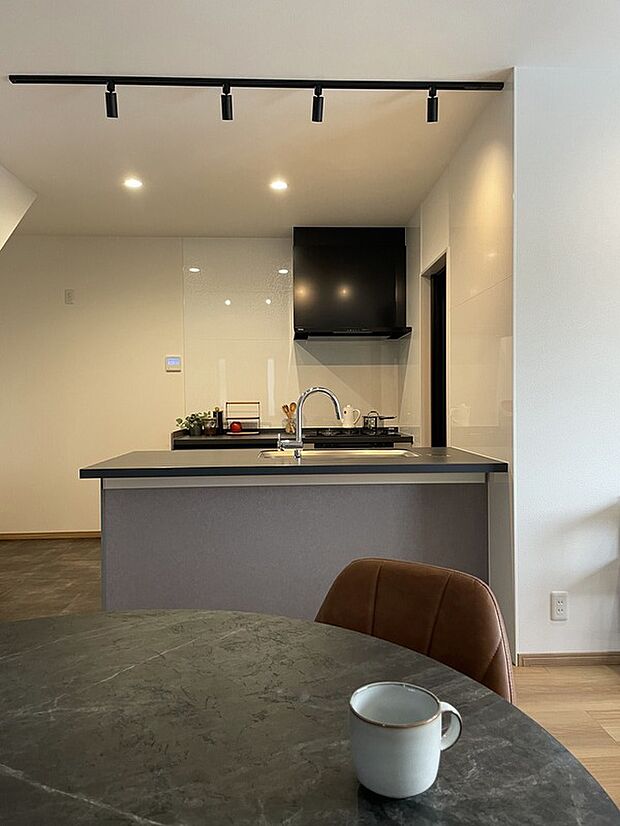 【現地モデルハウス】オープンキッチン