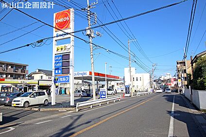 ENEOSモビリニア 約500ｍ(車で約2分 ※道路状況による)