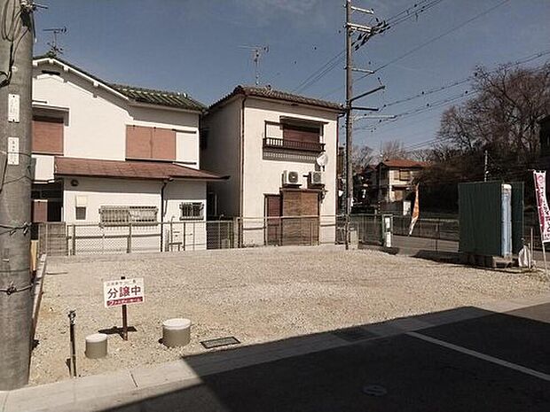 【現地土地写真/6号地】
土地面積31坪超、敷地を無駄なく活用しやすい角地に位置した6号地。開口部を南側に設けることで、明るく開放的な住まいが実現可能です。