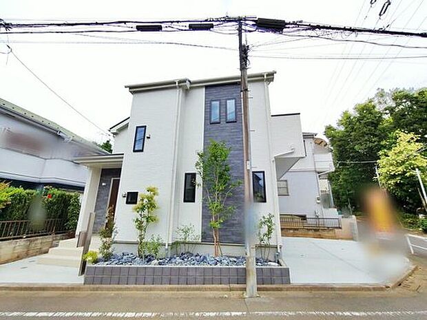 【現地外観写真】住宅性能評価で耐震等級３（最高等級）を取得！お客様を守る大切な住宅だからこそ、第三者の検査を受けて安心して住んでいただける住宅をご案内させて頂きます。

