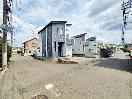 【前面道路含む現地写真】