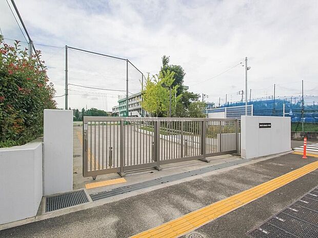 稲城市立稲城第三中学（約1,600m）